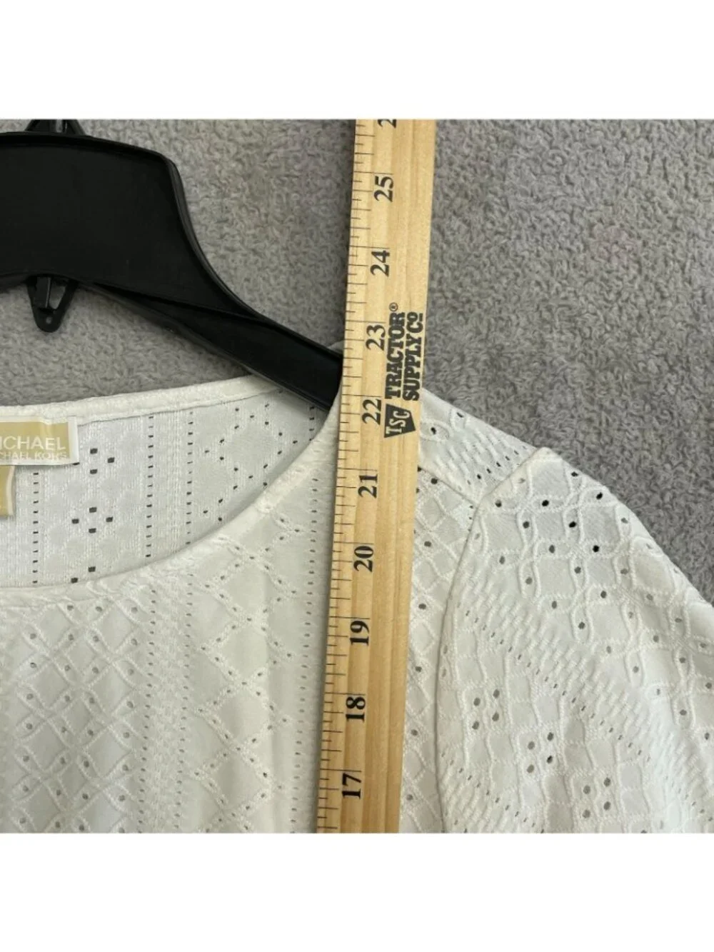 Michael  Kors Women's M White Eyelet Short Sleeve Smocked Hem Top P0432